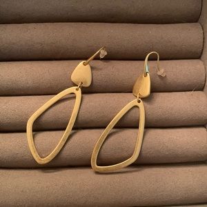 Kendra Scott Kira drop earrings in Vintage gold